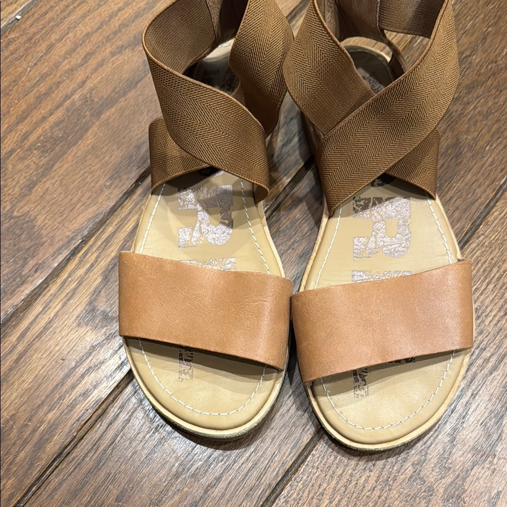 Women's Tan Sandals